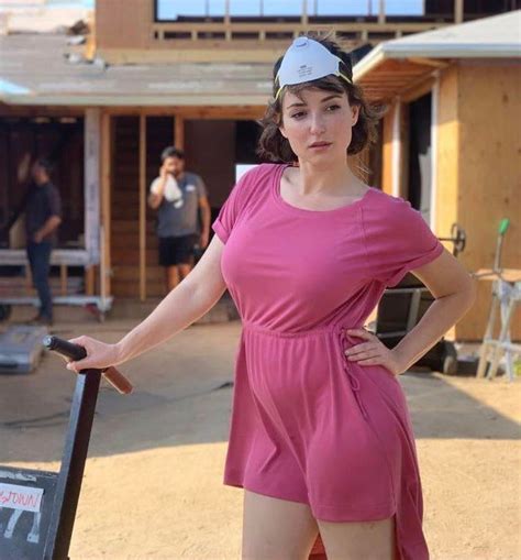 Milana Vayntrub Nude Photos & Naked Sex Videos